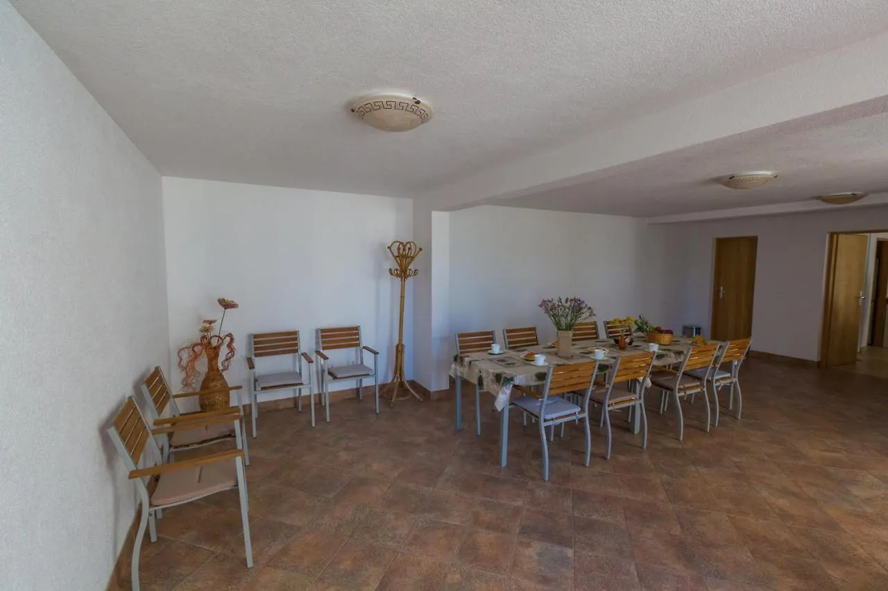 Dakovic Boba Apartment Silo  Croatia